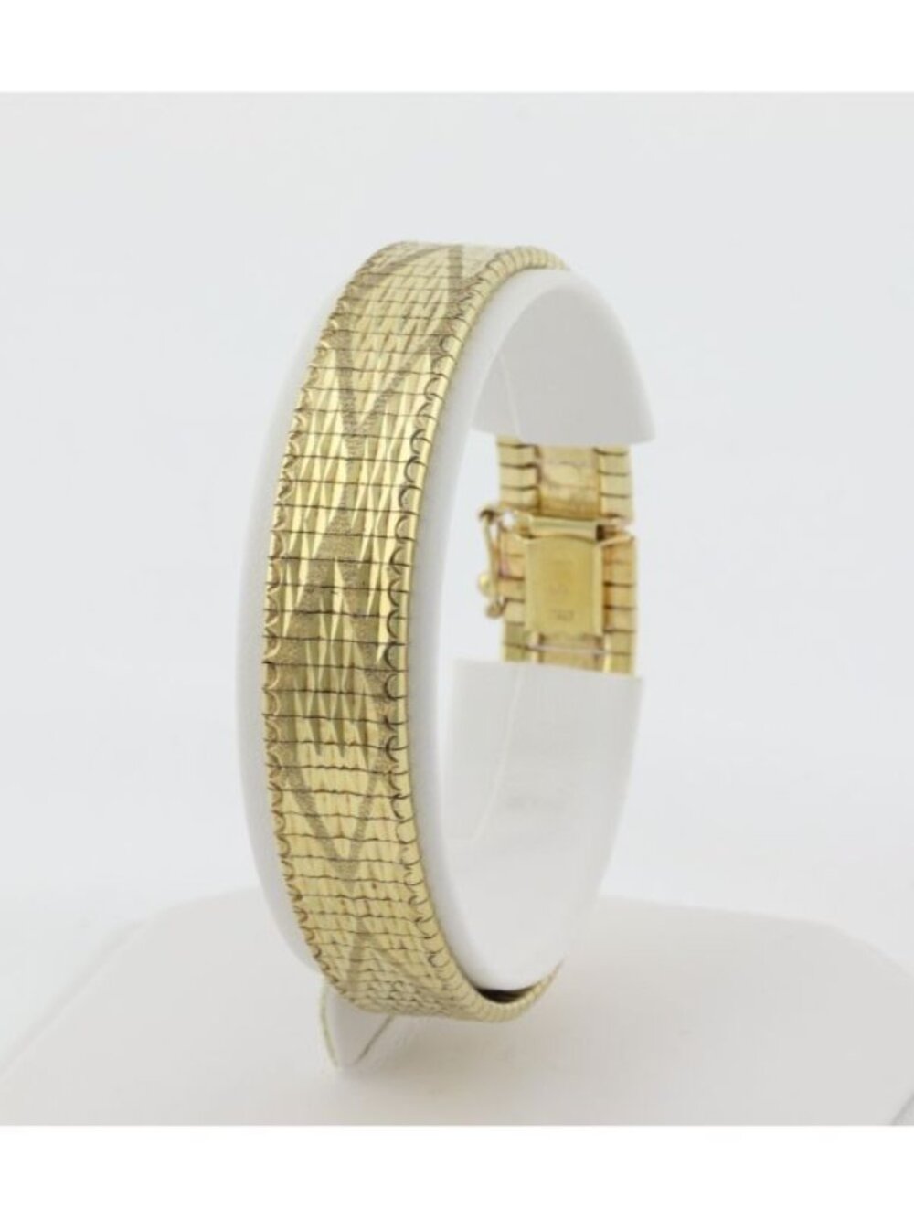 18k Yellow Gold Over Sterling Silver Shiny Textured Omega Chain Bracelet 7 1/2"